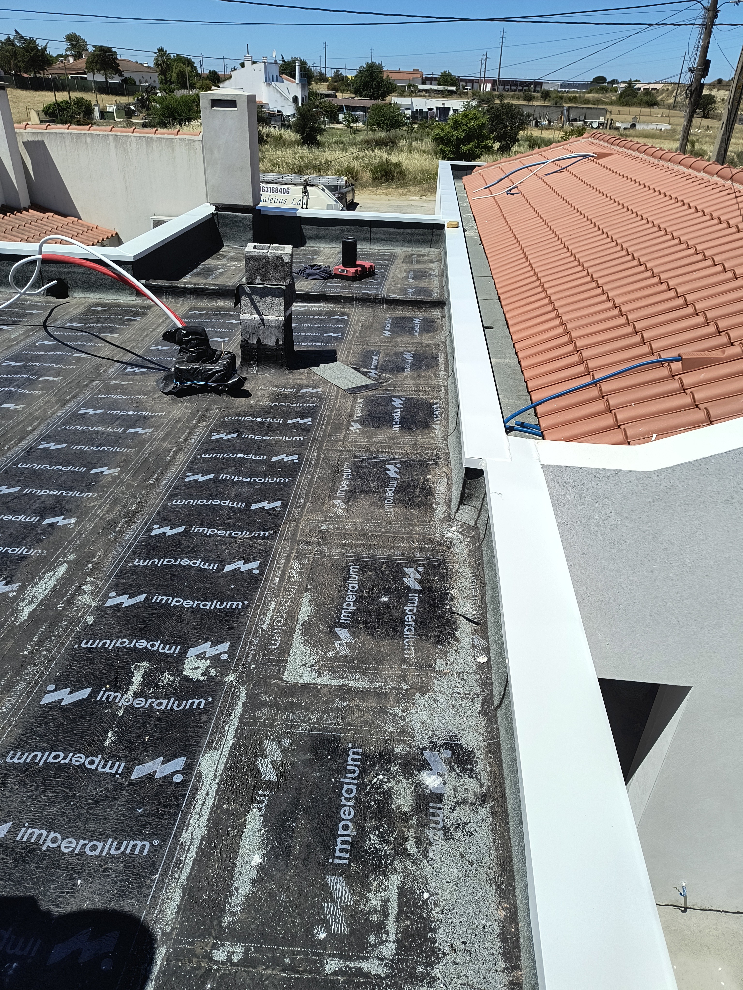 Impermeabilização e rufos em terraço plano